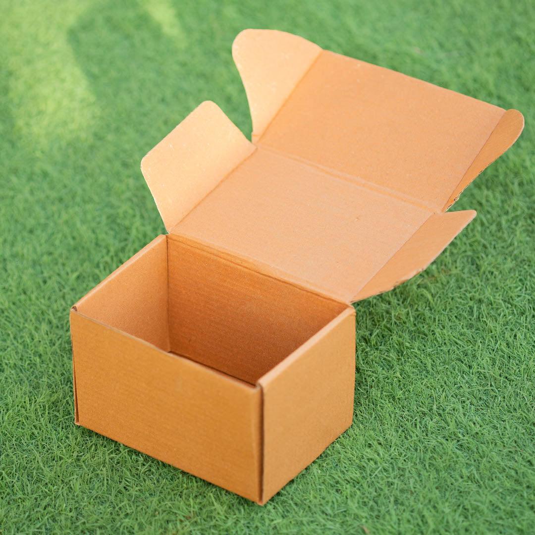 Corrugated shipping box samples